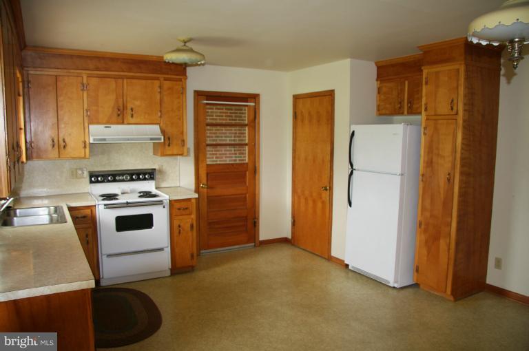 17013 Spielman Road Fairplay, MD 21733 - Photo 7 of 20 Kitchen
