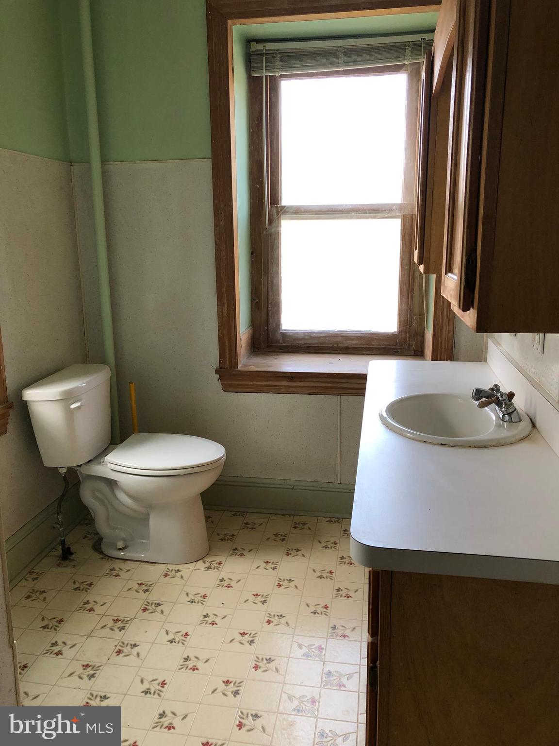56 Wiltrout Road Kutztown, PA 19530 - Photo 12 of 37 Main bath, 2nd floor