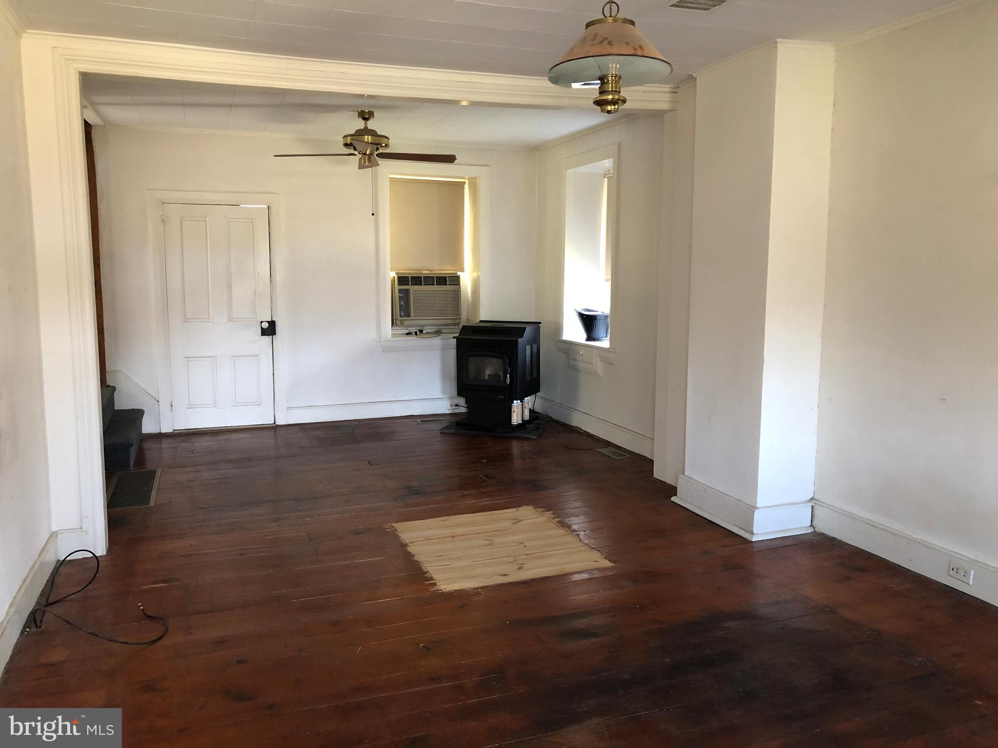 56 Wiltrout Road Kutztown, PA 19530 - Photo 6 of 37 Living Room
