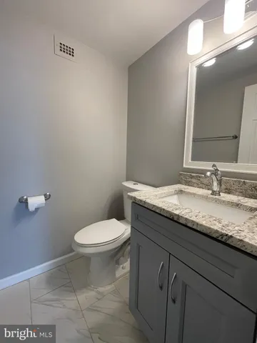 $2,200 | 3245 Rio Drive, Unit 709, Falls Church, VA 22041