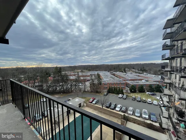 $2,200 | 3245 Rio Drive, Unit 709, Falls Church, VA 22041