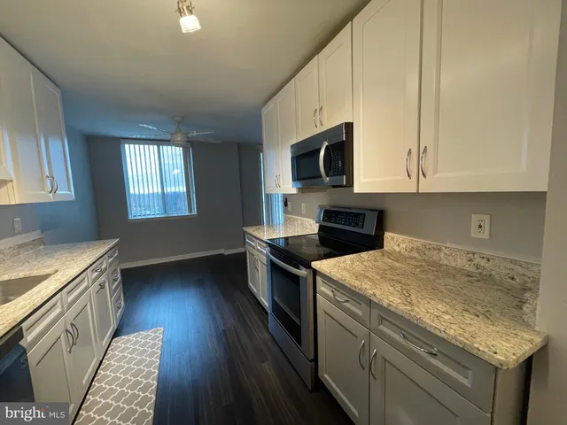 $2,200 | 3245 Rio Drive, Unit 709, Falls Church, VA 22041