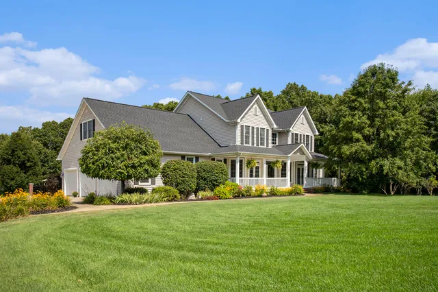 $699,000 | 13028 Harper Crossing, Battle Creek, MI 49014