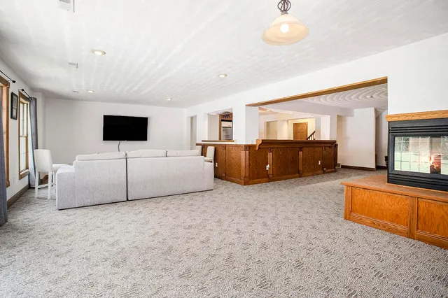 $699,000 | 13028 Harper Crossing, Battle Creek, MI 49014