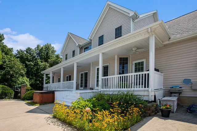 $699,000 | 13028 Harper Crossing, Battle Creek, MI 49014