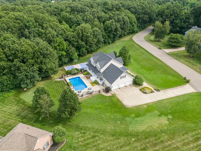 $699,000 | 13028 Harper Crossing, Battle Creek, MI 49014