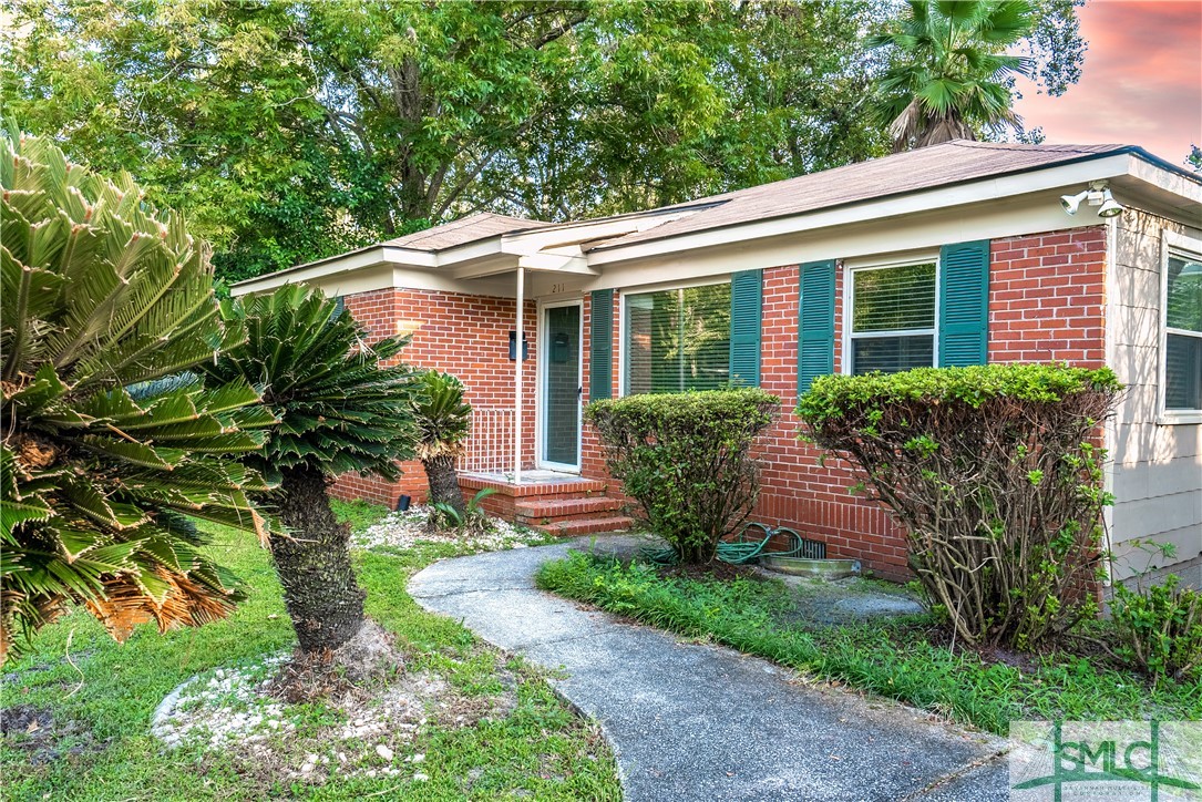 211 Brandywine Road Savannah, GA 31405 - Photo 3 of 23 A few highlights include the new roof, new floorin