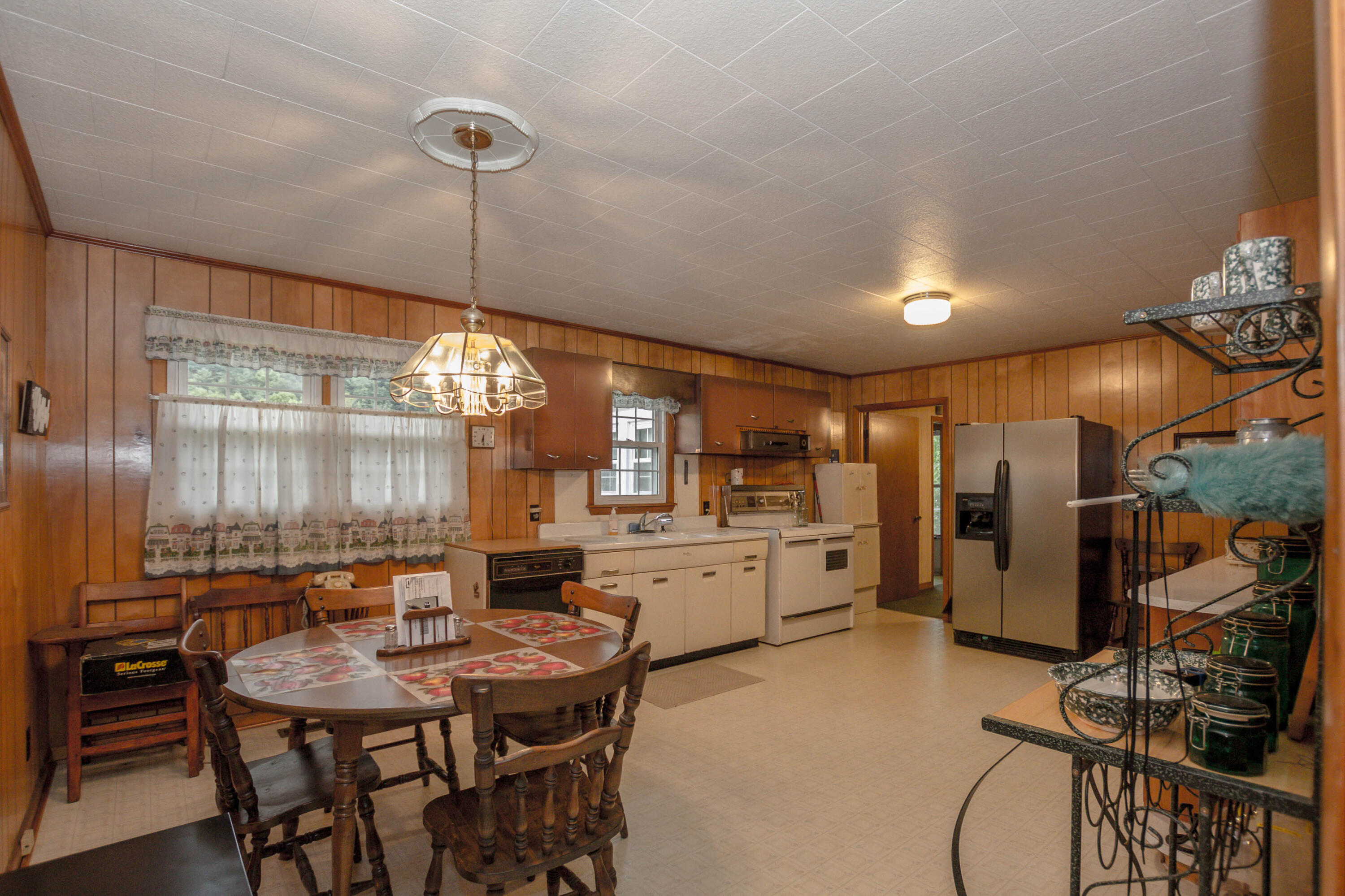 229 Old Fishery Road Erwin, TN 37650 - Photo 12 of 36 IMG_3614