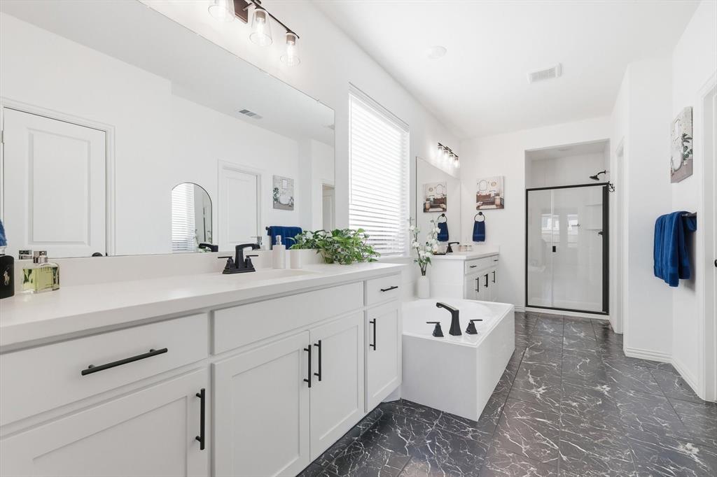 4420 Minnow Cove Oak Point, TX 75068 - Photo 22 of 39 Primary bathroom