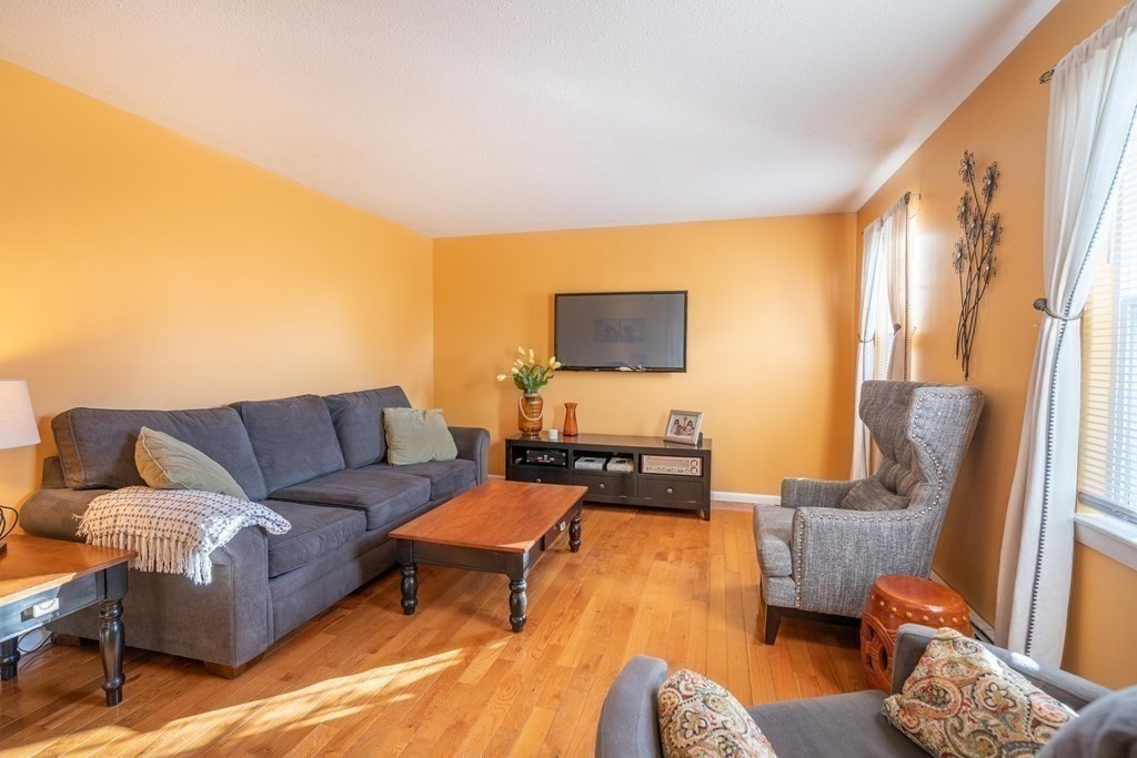 64 Santoro Road Worcester, MA 01606 - Photo 9 of 33 Gallery Image 9