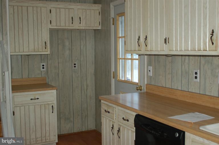 7901 Rocky Ridge Road Thurmont, MD 21788 - Photo 4 of 15 Kitchen