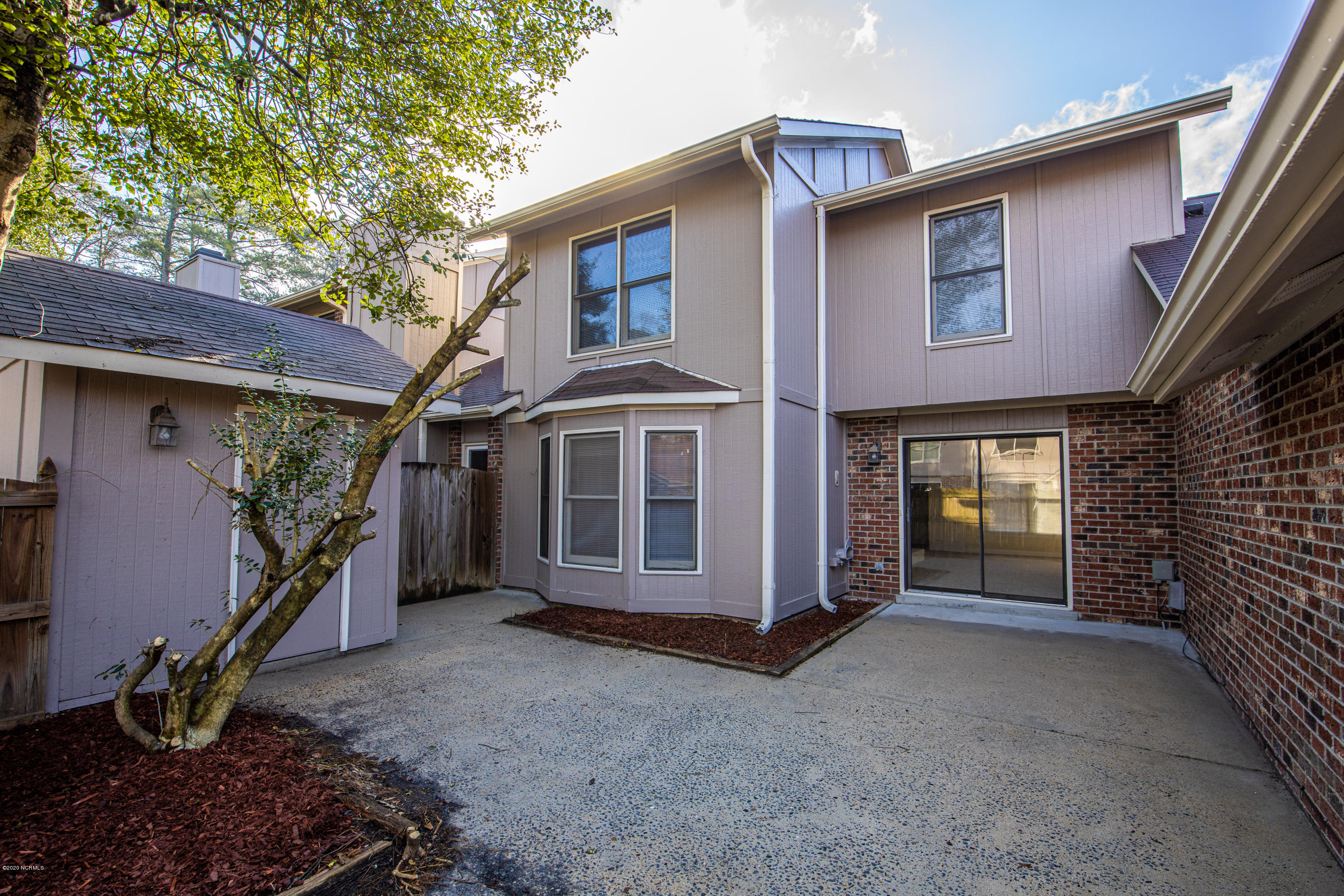 1983 Quail Ridge Road, Unit B Greenville, NC 27858 - Photo 14 of 42 1983 B Quail Ridge-14