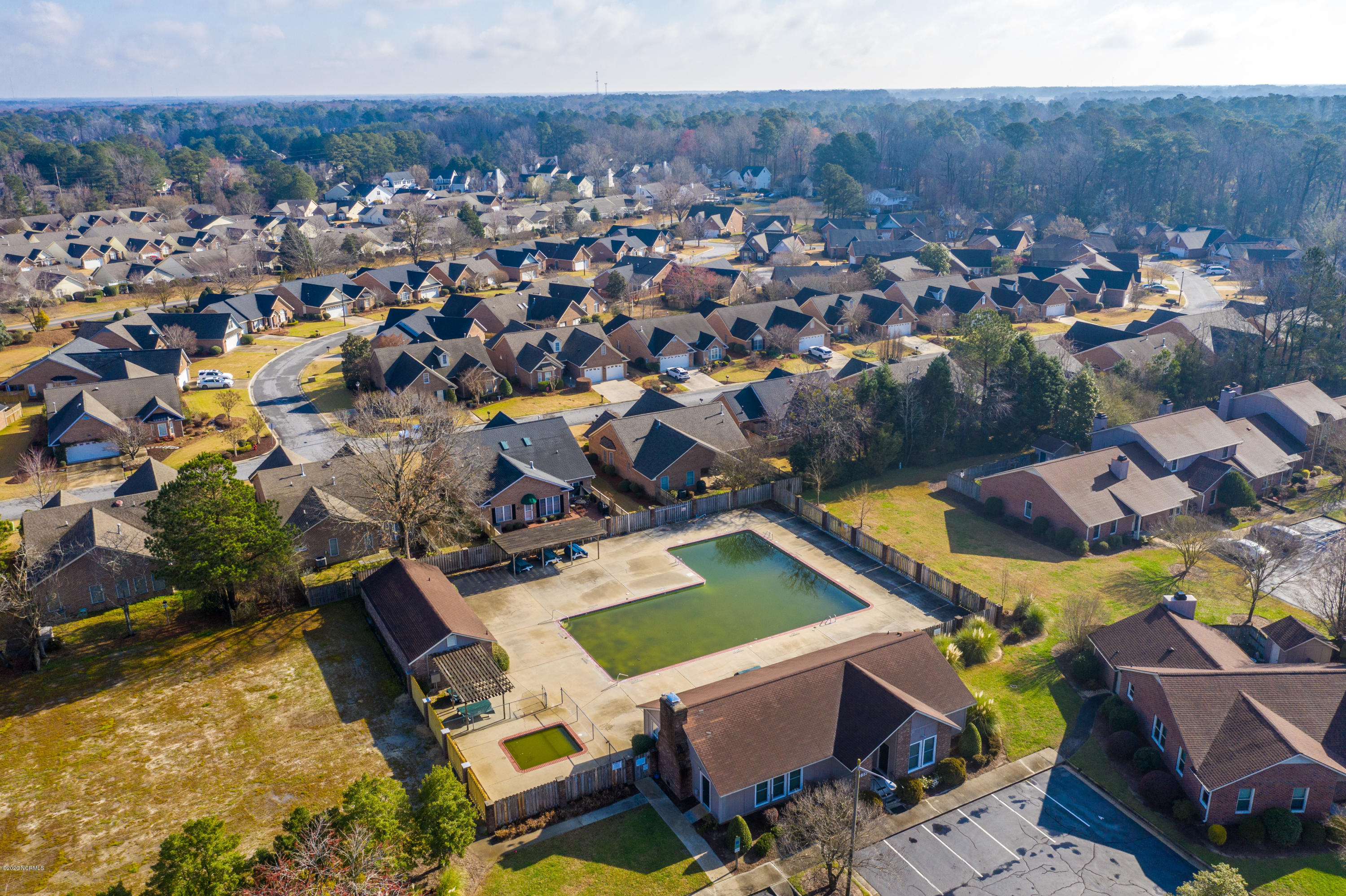 1983 Quail Ridge Road, Unit B Greenville, NC 27858 - Photo 7 of 42 1983 B Quail Ridge-7