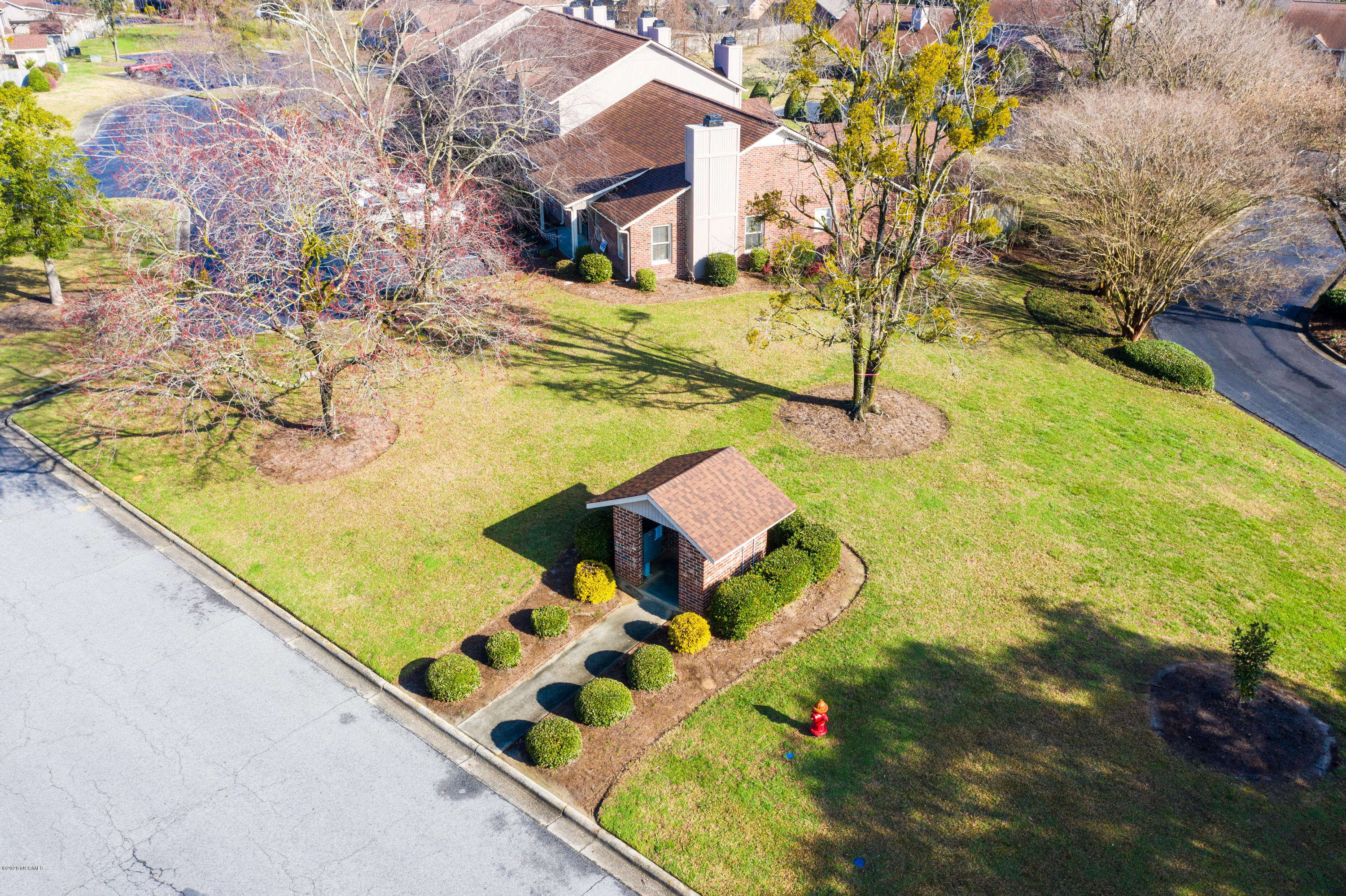 1983 Quail Ridge Road, Unit B Greenville, NC 27858 - Photo 10 of 42 1983 B Quail Ridge-10