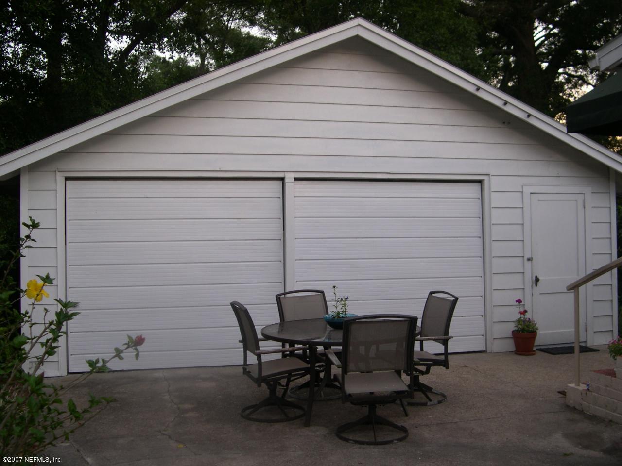 4145 London Road Jacksonville, FL 32207 - Photo 11 of 12 a view of a patio in backyard