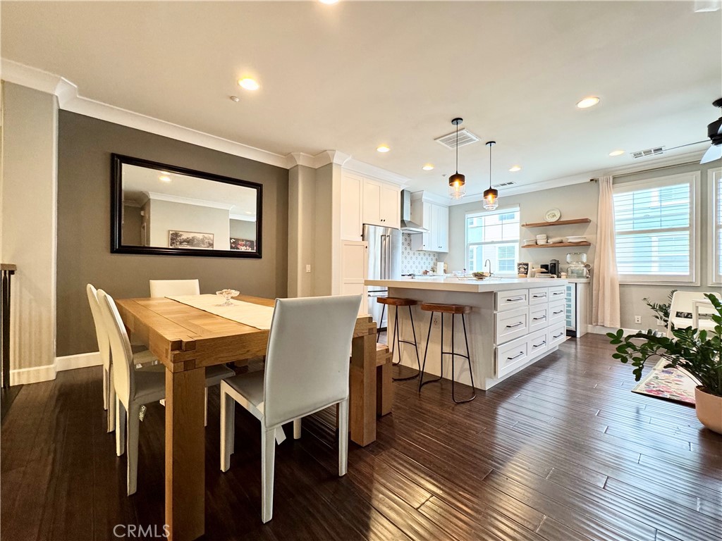 Expansive Gourmet Kitchen