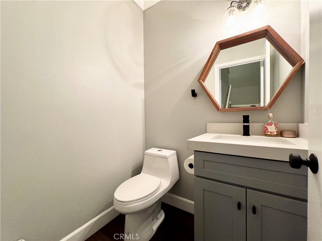 41 Clifford Lane Ladera Ranch, CA 92694 - Photo 11 of 37 Half Bathroom