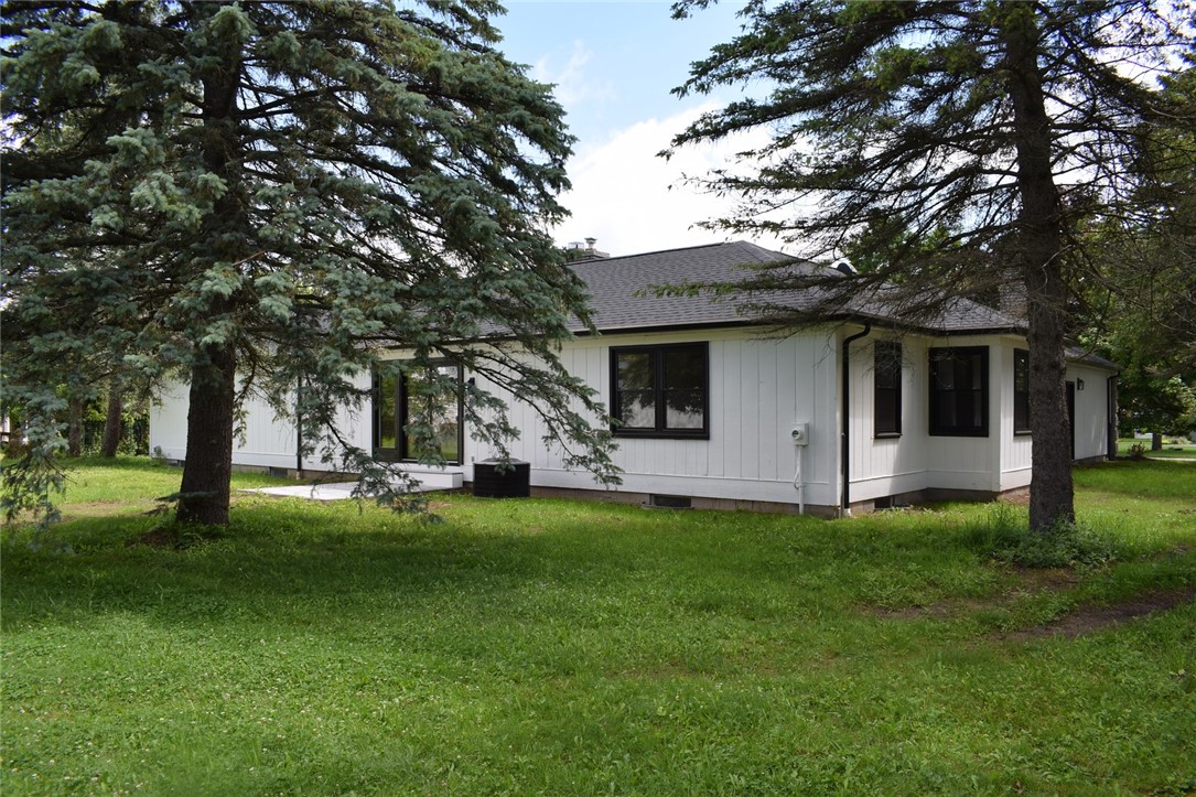 88 Stuyvesant Road Pittsford, NY 14534 - Photo 2 of 44
