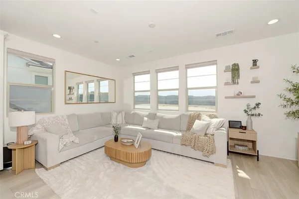 $4,000 | 861 Cornelia Way, Rancho Mission Viejo, CA 92694