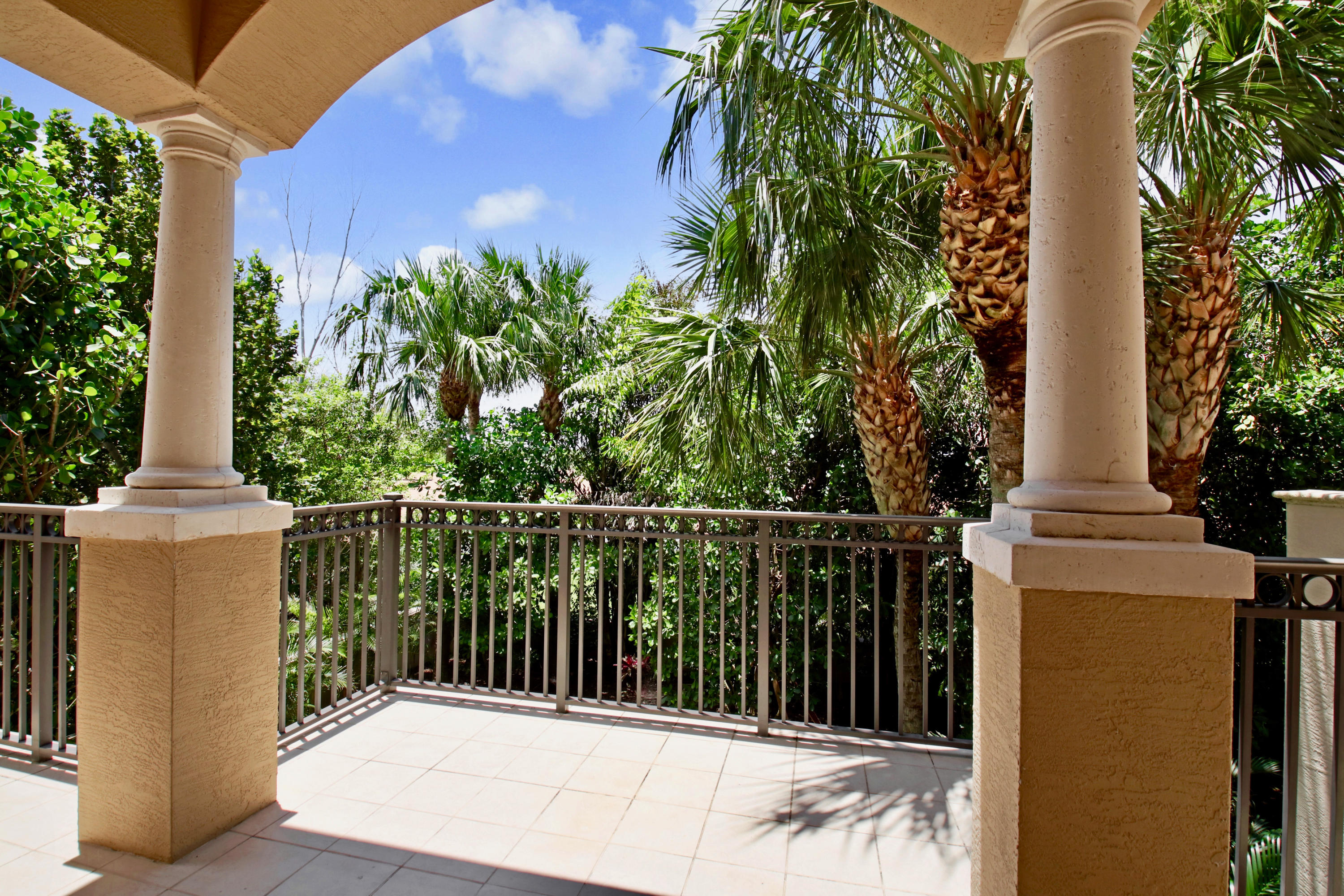 601 Del Sol Circle, Unit 601 Jupiter, FL 33469 - Photo 13 of 34 601 Del Sol Clr, Jupiter HR-18