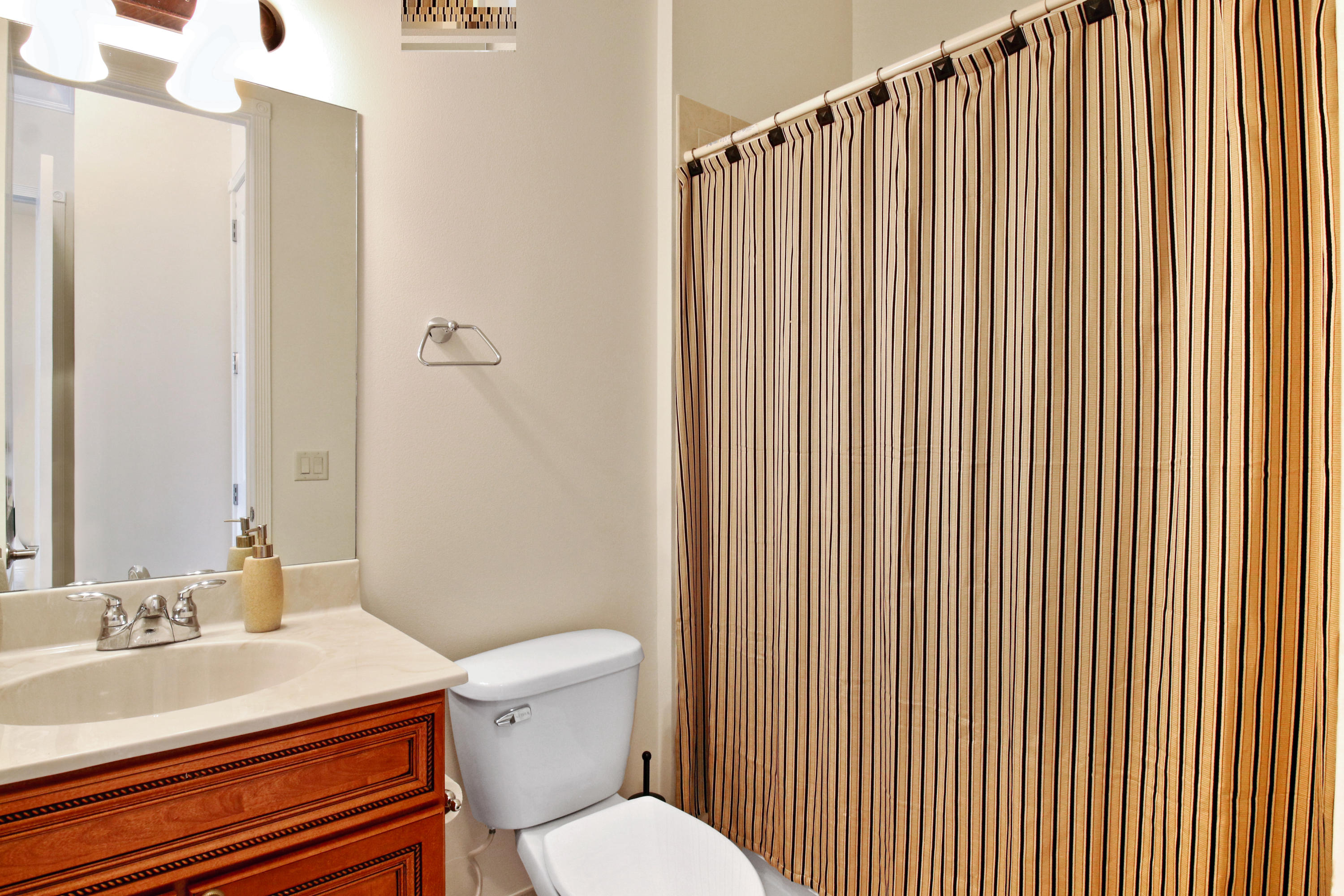 601 Del Sol Circle, Unit 601 Jupiter, FL 33469 - Photo 24 of 34 601 Del Sol Clr, Jupiter HR-19