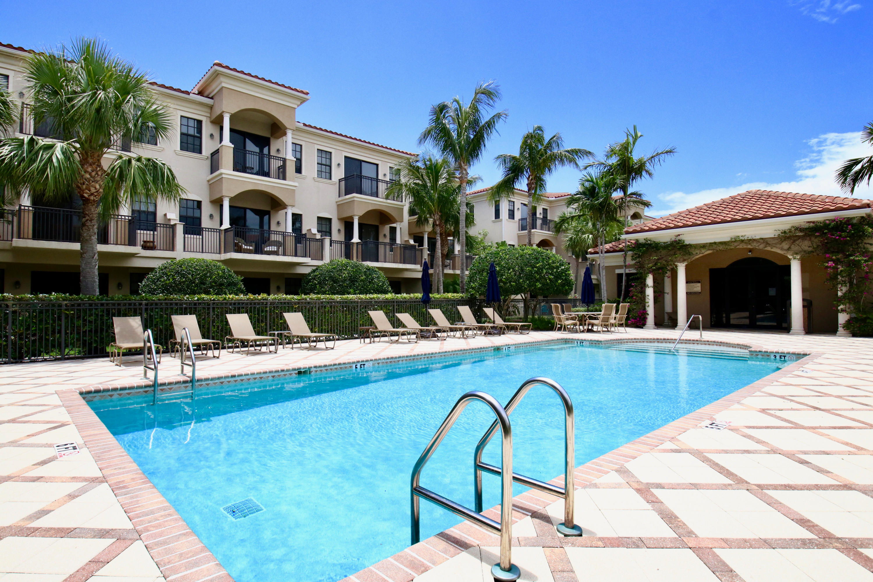601 Del Sol Circle, Unit 601 Jupiter, FL 33469 - Photo 26 of 34 601 Del Sol Clr, Jupiter HR-24