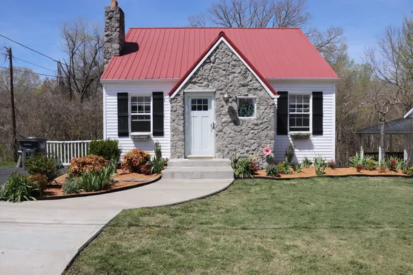 $205,000 | 209 Church Street, Dover, TN 37058
