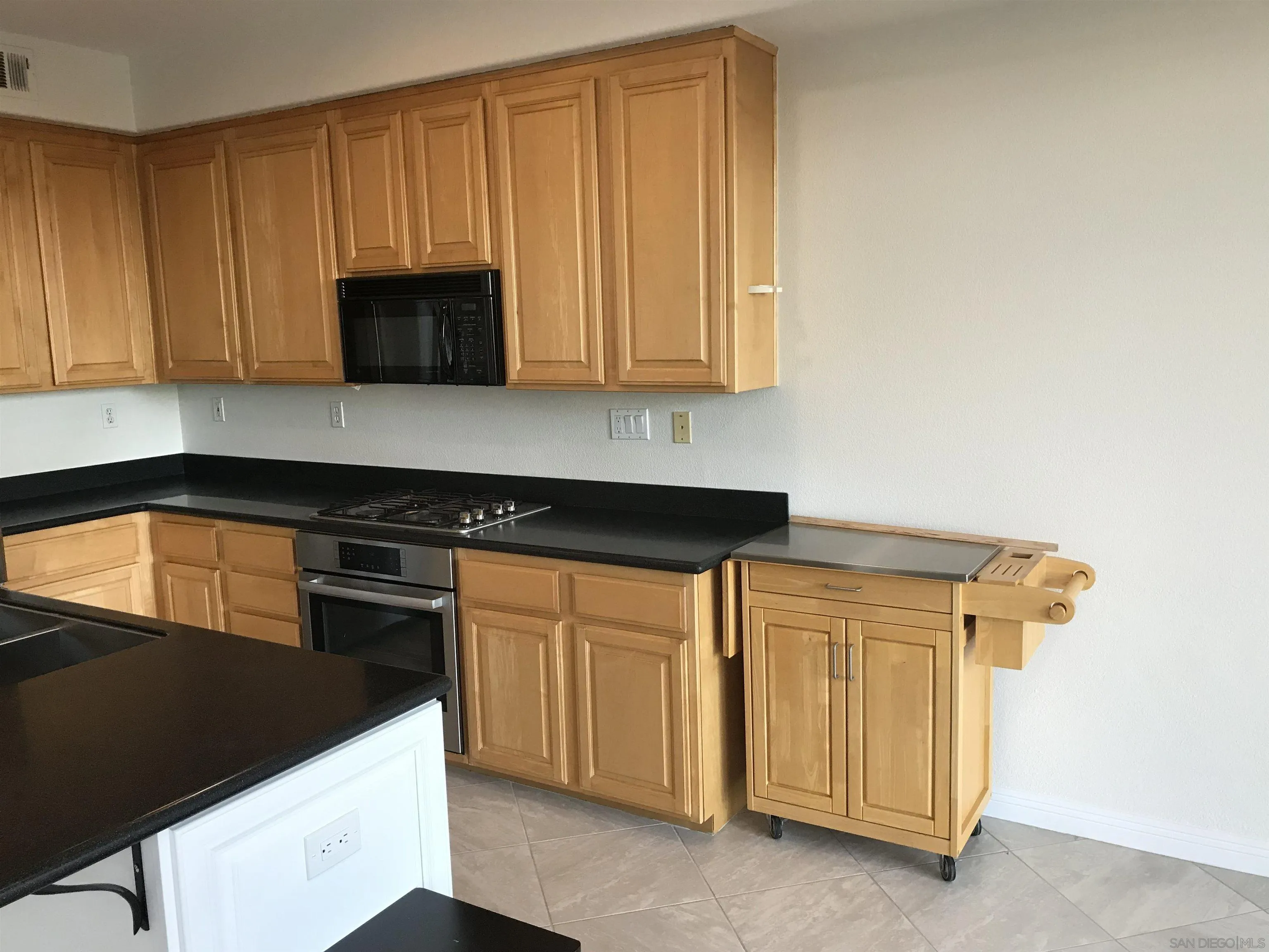 1736 Bluebird Lane Carlsbad, CA 92011 - Photo 6 of 45