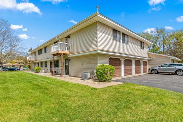 $149,900 | 2508 Brookdale Lane, Brooklyn Park, MN 55444