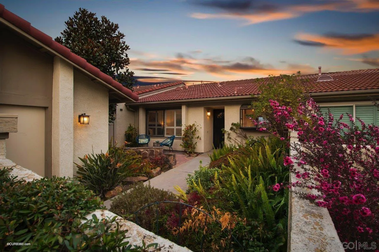 1986 Springdale Lane Encinitas, CA 92024 - Photo 3 of 36 Gallery Image 3
