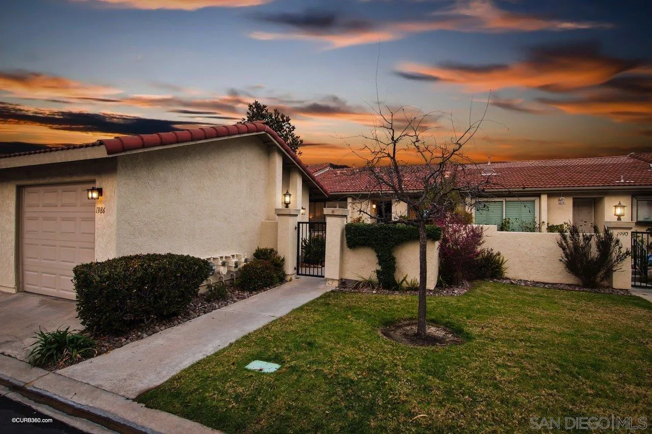 1986 Springdale Lane Encinitas, CA 92024 - Photo 4 of 36 Gallery Image 4
