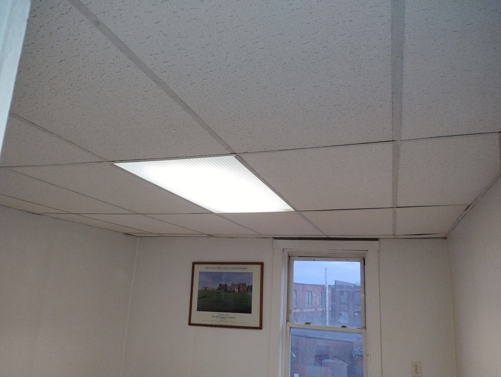 23 Suffolk Street Worcester, MA 01604 - Photo 18 of 19