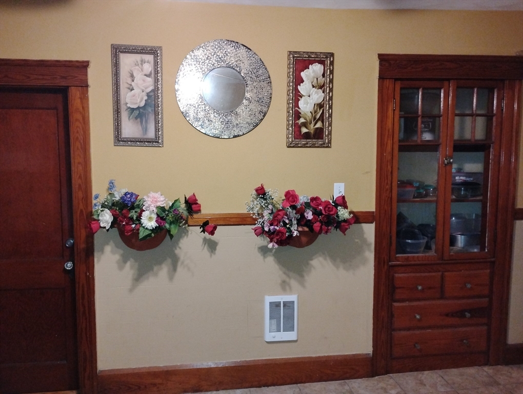 23 Suffolk Street Worcester, MA 01604 - Photo 5 of 19