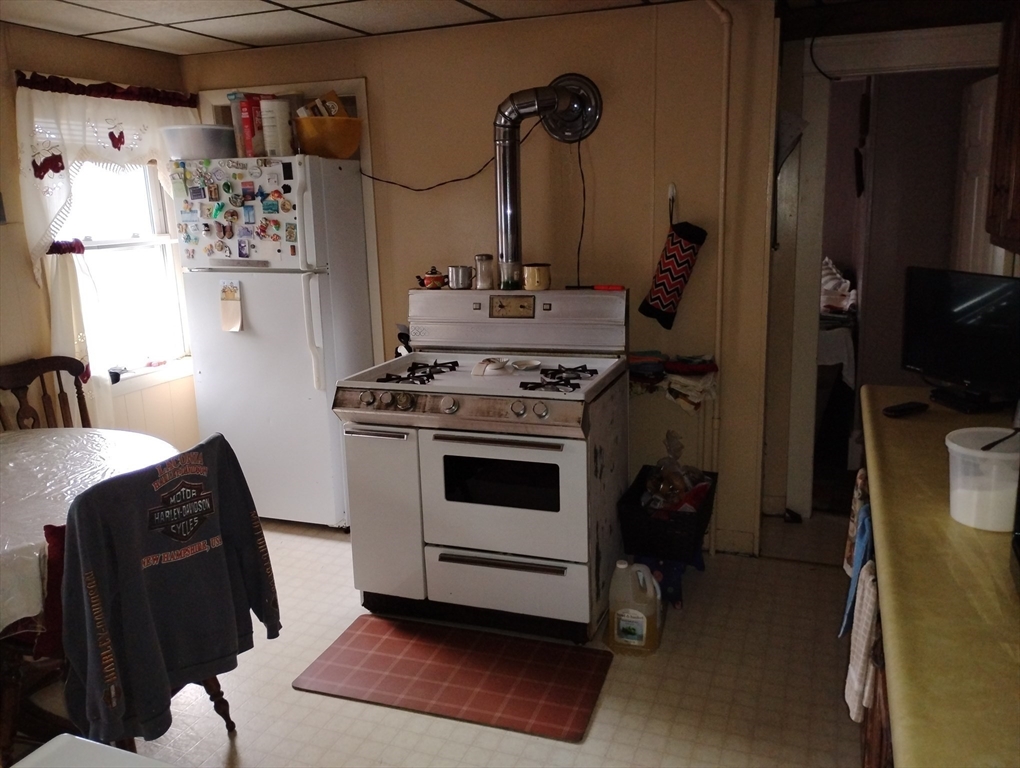 23 Suffolk Street Worcester, MA 01604 - Photo 7 of 19