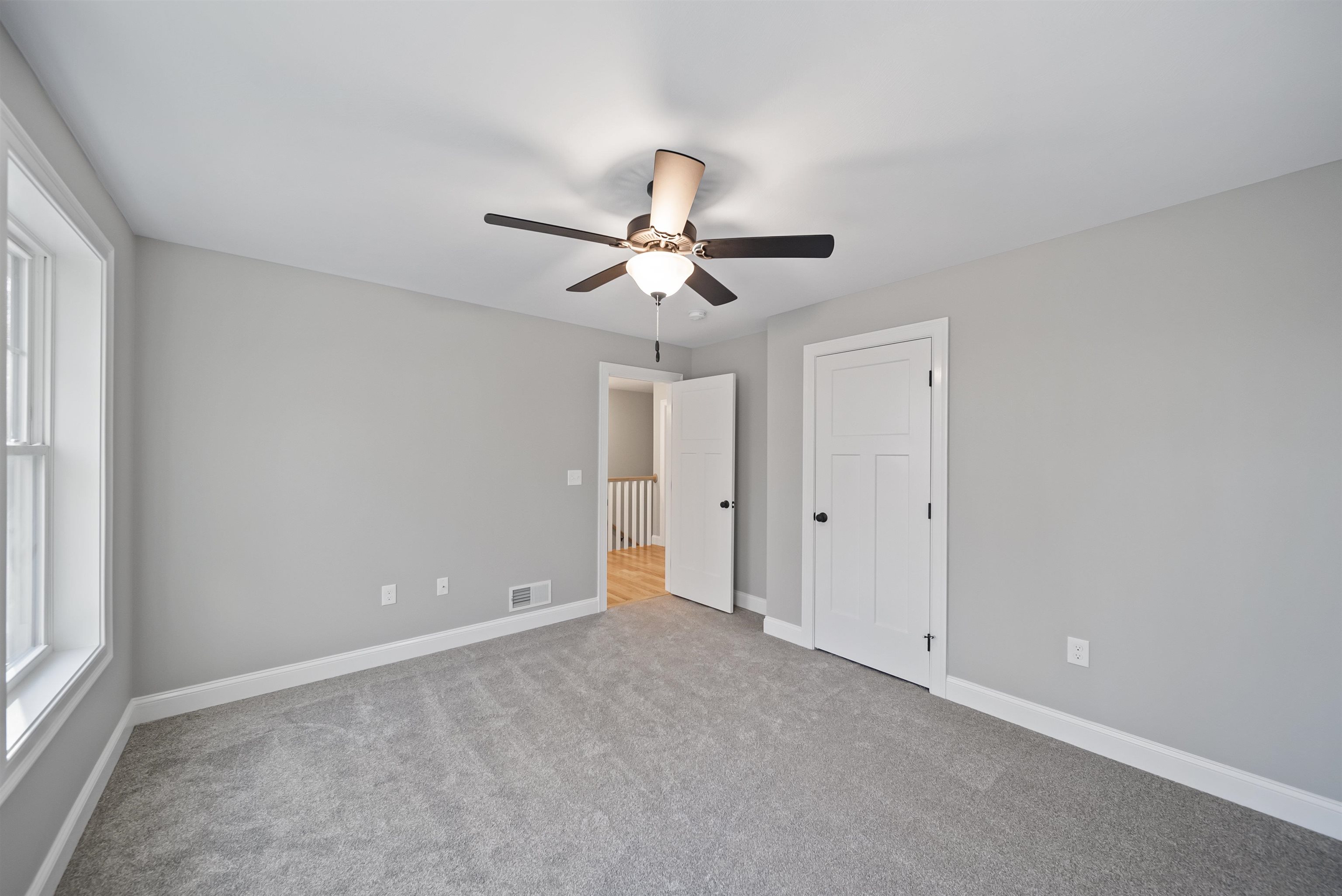 107 Chester Road Derry, NH 03038 - Photo 29 of 38