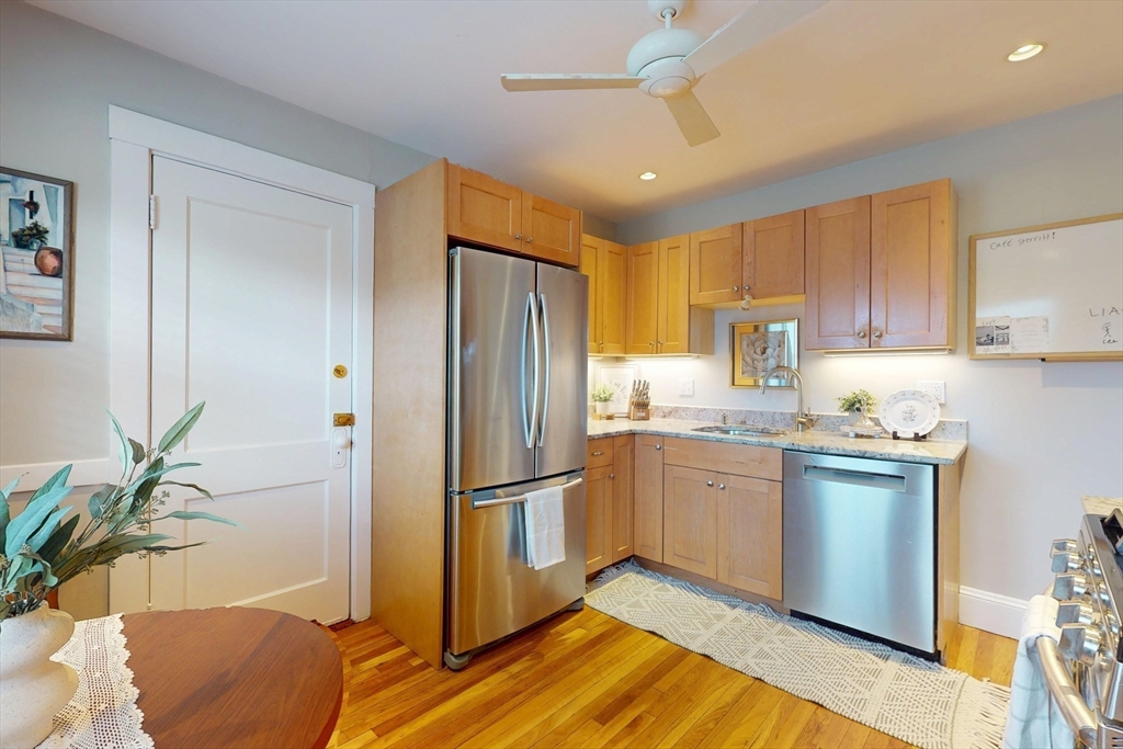 85 Bradford Road, Unit 85 Watertown, MA 02472 - Photo 18 of 39