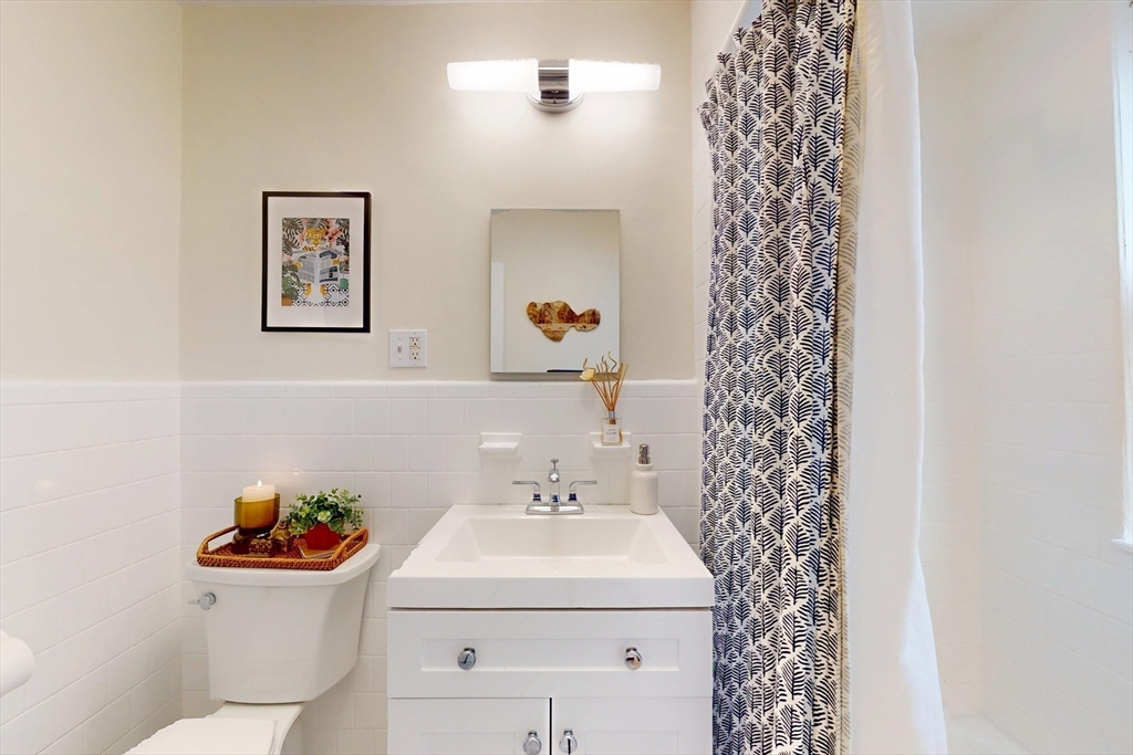 85 Bradford Road, Unit 85 Watertown, MA 02472 - Photo 24 of 39