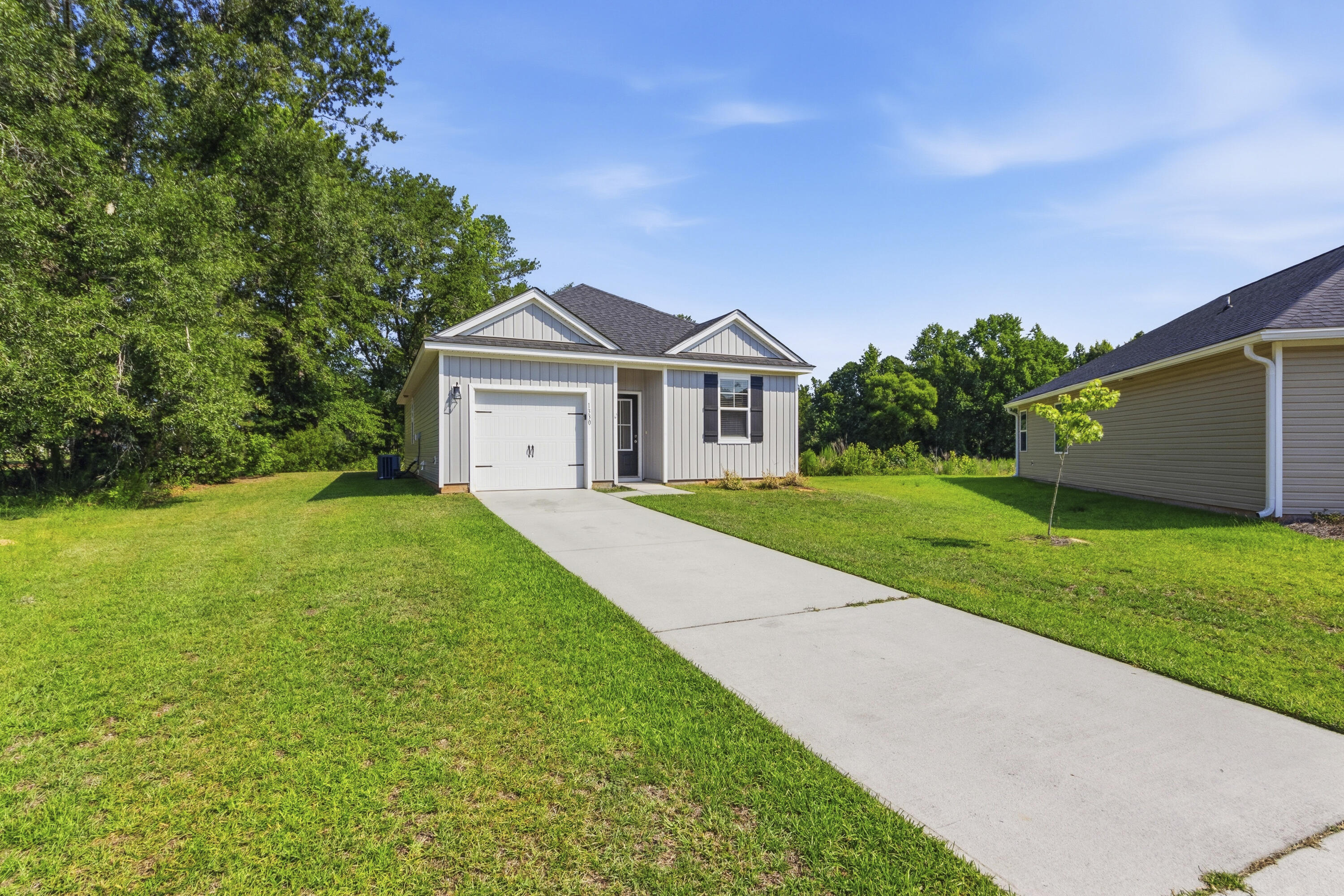 1330 Warrens Way Manning, SC 29102 - Photo 2 of 26 _01A8885