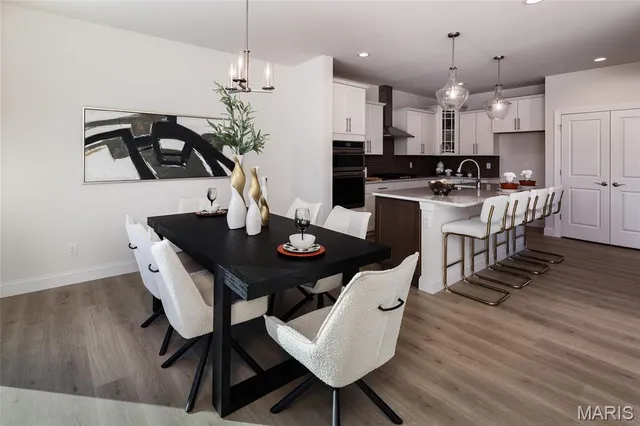 $748,849 | 125 Sterling Dr Lake Street, Lake St. Louis, MO 63367