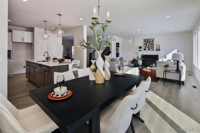 $748,849 | 125 Sterling Dr Lake Street, Lake St. Louis, MO 63367