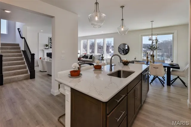 $748,849 | 125 Sterling Dr Lake Street, Lake St. Louis, MO 63367