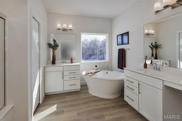 $748,849 | 125 Sterling Dr Lake Street, Lake St. Louis, MO 63367