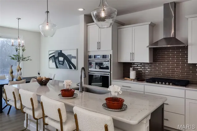 $748,849 | 125 Sterling Dr Lake Street, Lake St. Louis, MO 63367