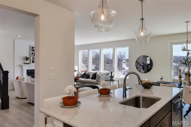 $748,849 | 125 Sterling Dr Lake Street, Lake St. Louis, MO 63367