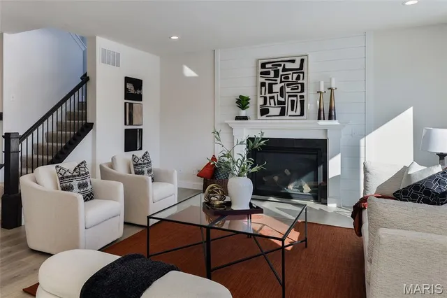 $748,849 | 125 Sterling Dr Lake Street, Lake St. Louis, MO 63367