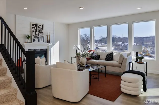 $748,849 | 125 Sterling Dr Lake Street, Lake St. Louis, MO 63367