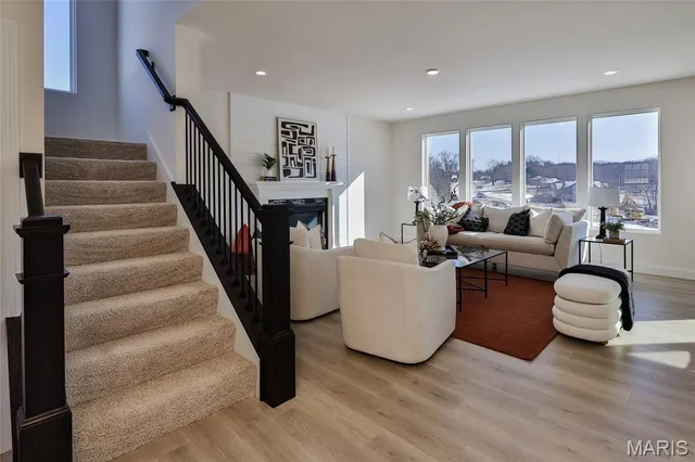 $748,849 | 125 Sterling Dr Lake Street, Lake St. Louis, MO 63367