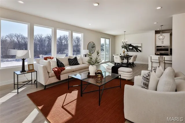 $748,849 | 125 Sterling Dr Lake Street, Lake St. Louis, MO 63367