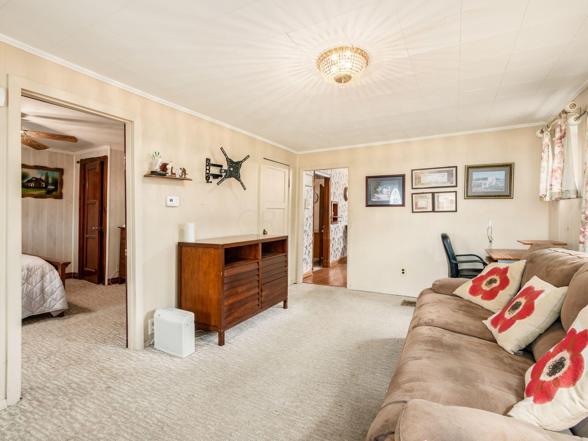 3365 Lewis Road Columbus, OH 43207 - Photo 10 of 33 Gallery Image 10