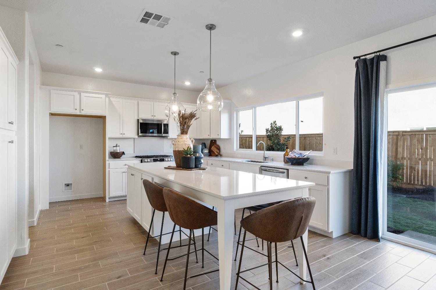 1059 Springtime Avenue Clovis, CA 93619 - Photo 26 of 32